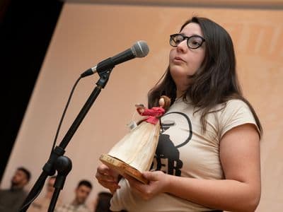 Sofía Naseiro coa súa Lola Chanfaineira