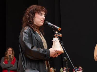 Aroa e a súa Lola Chanfaineira