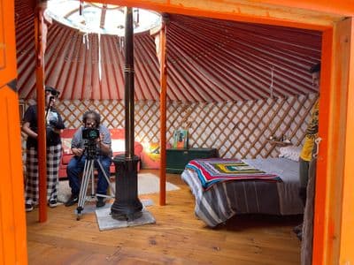 Brandán e Sabrina traballando na rodaxe