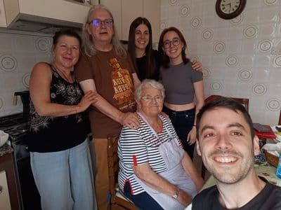 Carlos Amil xunto a todo o seu equipo de rodaxe