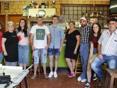 Abel co resto de actores e actrices de "Breixo"