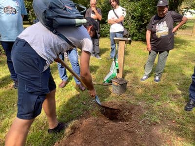 Gon plantando a árbore de esta X Chanfaina Lab