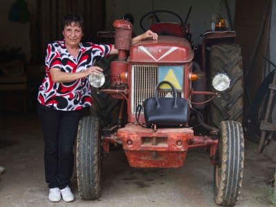 Cruz Piñón e o seu tractor