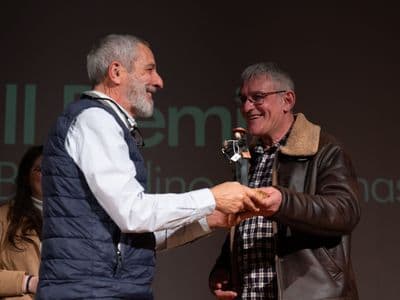 José Roberto Fernández recolle o premio