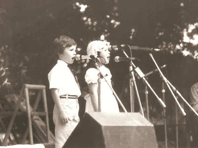 María Yañez actuando en Cantareliña