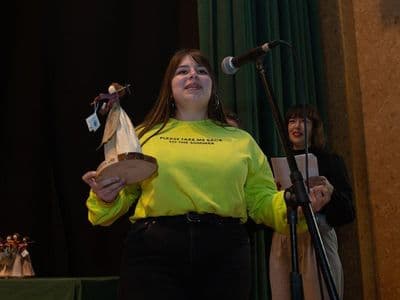Noemí e a súa Lola Chanfaineira