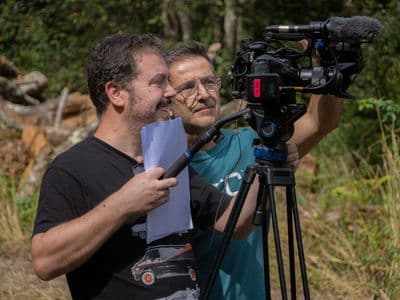Pablo na grabación da súa peza