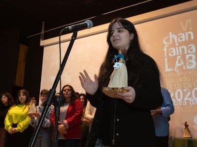 Sara Alonso coa súa Lola Chanfaineira