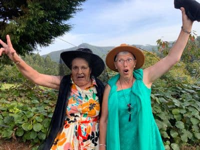 Cruz e Mari Luz na rodaxe de Mariela