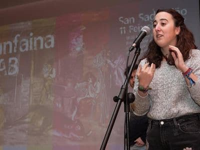 Natalia presentando Here